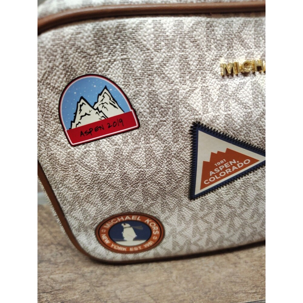 Aspen Jet Set Michael Kors Crossbody Purse - Picture 5 of 15